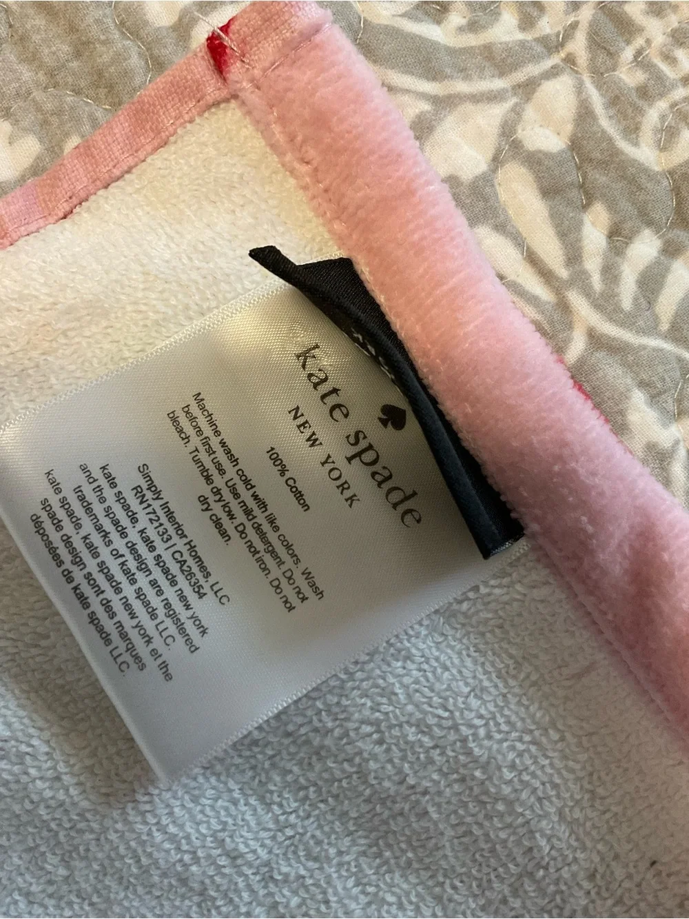 NWT Kate Spade Oversized Beach Towel - Strawberries 36”x72” Towel 1 - Picture 6 of 8